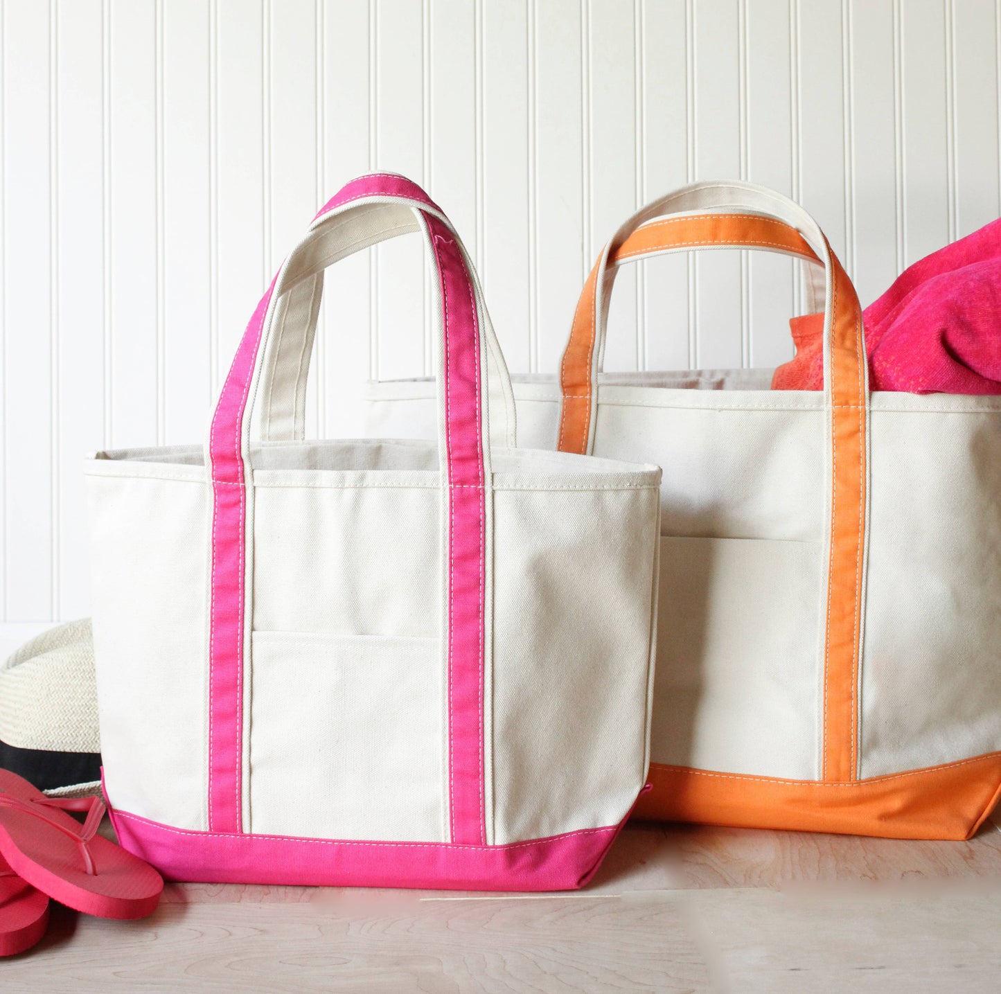Medium Classic Tote: Natural